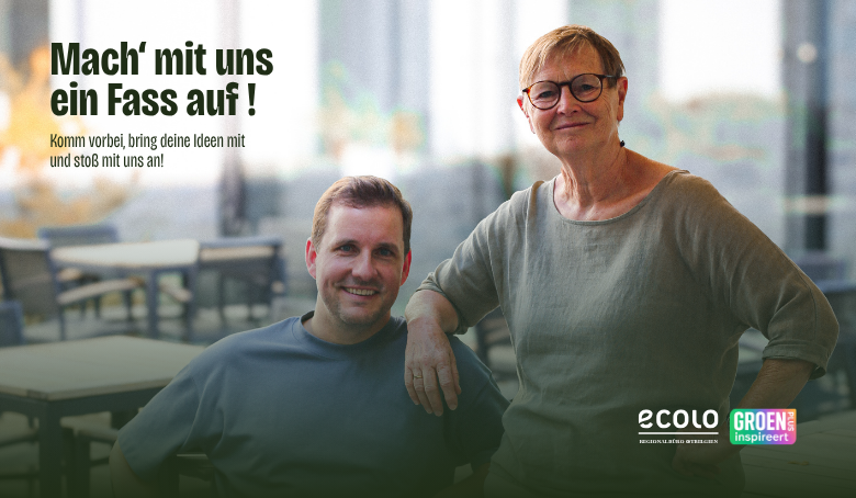 Franziska Franzen (vorsitzende der Ecolo Partei in Ostbelgien) steht mit PDG Abgeordneten Andreas Jerusalem draussen bei Sonnenschein. Das Bild enthält das Logo von Groen Plus sowie das Logo von Ecolo Ostbelgien